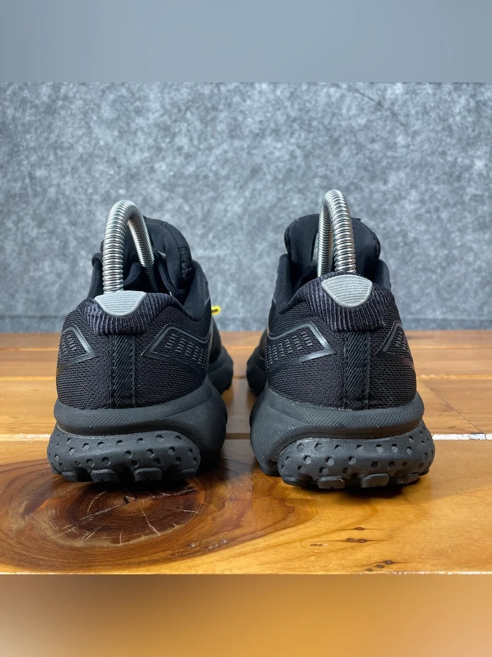 Brooks Ghost 12 Womens Size 7 B Black Gray Running Shoes Sneakers 1203051B040 - Picture 14 of 16